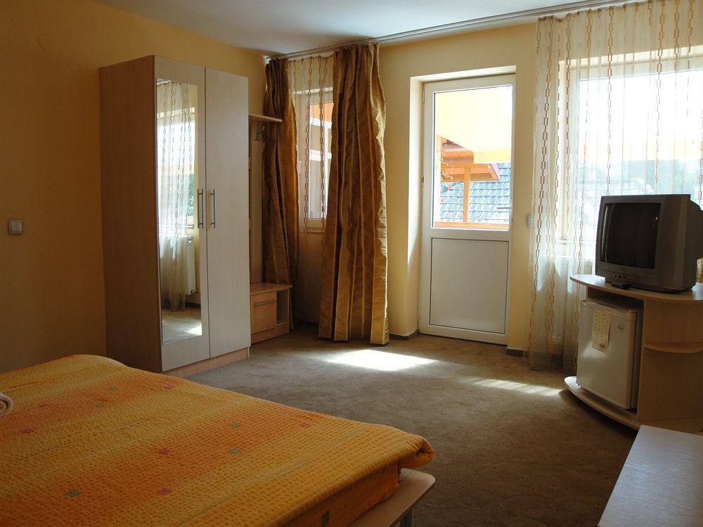 Suri Guesthouse Брашов Экстерьер фото